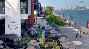 How many restaurants are on Bluewaters.