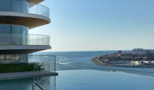 Grand Bleu – stylish towers on the Beachfront peninsula