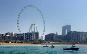 Like in the movies – picturesque views of Bluewaters Island from the sea