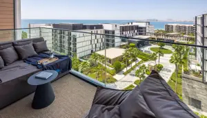 A short walk to the sea. Aesthetic terrace on Bluewaters